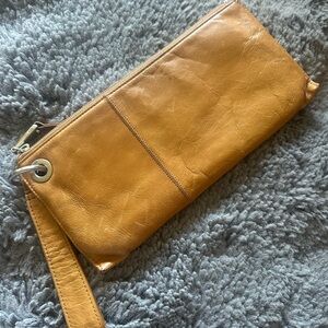 HOBO Tan Leather‎ Clutch